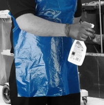 BLUE PLASTIC APRONS ON A ROLL 5X200 ECONOMY