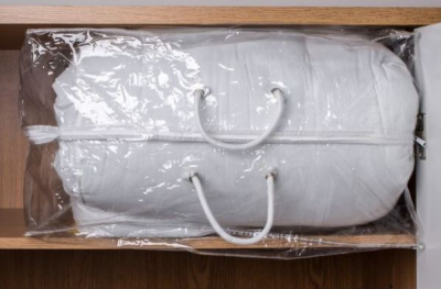 DUVET STORAGE BAG  CLEAR PVC 53X62X30CM WITH HANDLES